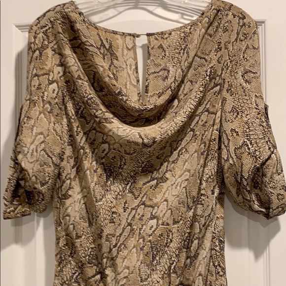 Snakeskin pattern romper - Picture 2 of 9